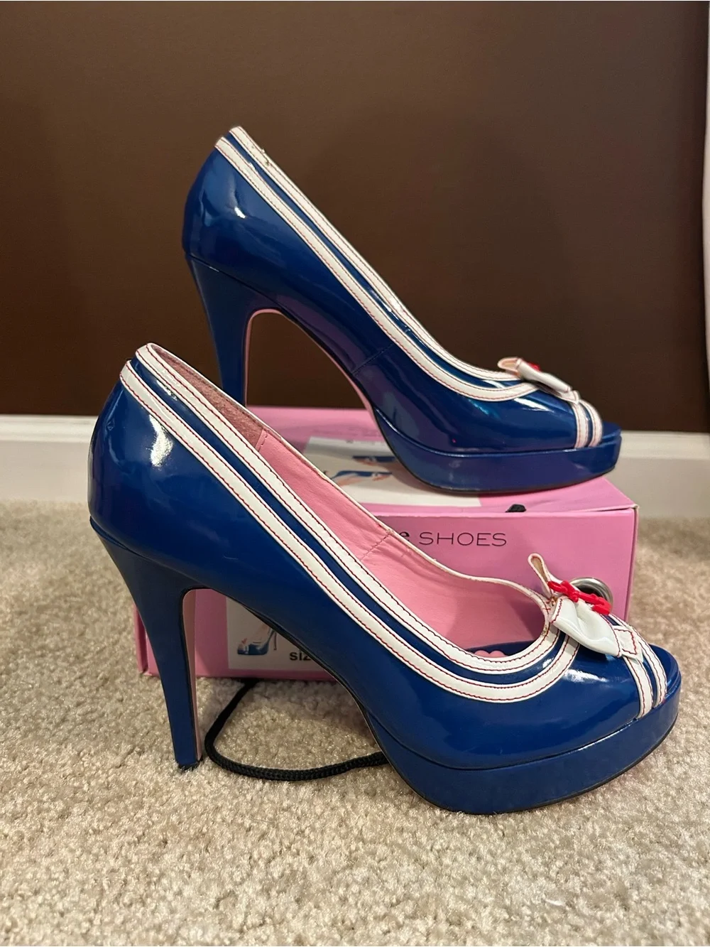 NIB Leg Avenue Nautical Platform Peep Toe Pumps Blue Patent Size 9
